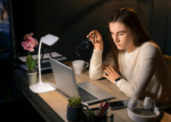 How to Build Financial Stability With a Side Hustle